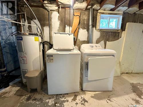 101 1St Avenue, Medstead, SK - Indoor