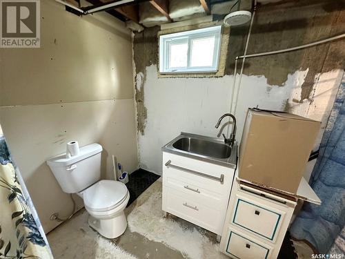 101 1St Avenue, Medstead, SK - Indoor