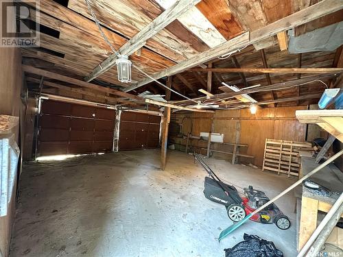 101 1St Avenue, Medstead, SK - Indoor Photo Showing Garage