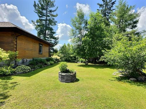 Cour - 1997 Ch. Adrien-Denis, Laniel, QC - Outdoor