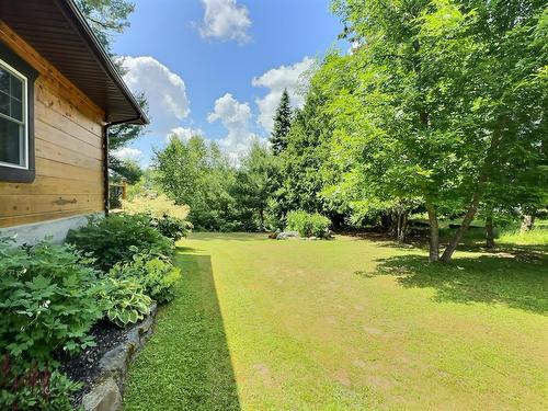 Cour - 1997 Ch. Adrien-Denis, Laniel, QC - Outdoor