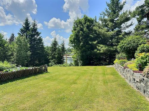 Cour - 1997 Ch. Adrien-Denis, Laniel, QC - Outdoor