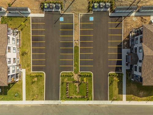 Parking - 300-140 Rue Du Cantouque, Mont-Tremblant, QC - 