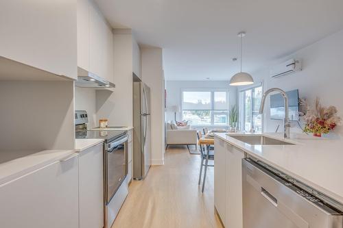 Kitchen - 200-120 Rue Du Cantouque, Mont-Tremblant, QC - Indoor Photo Showing Kitchen