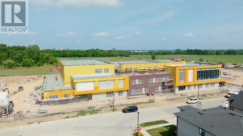 3104 Gillespie Trail, London South (South V), ON - Outdoor With View