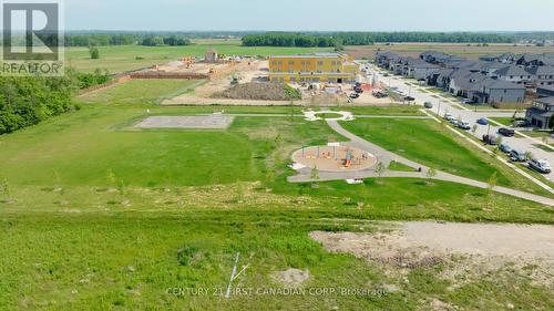 3116 Gillespie Trail, London South (South V), ON - Outdoor With View