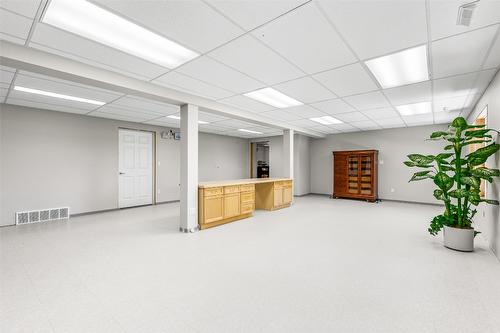 1548 Teetzel Road, Creston, BC - Indoor Photo Showing Basement