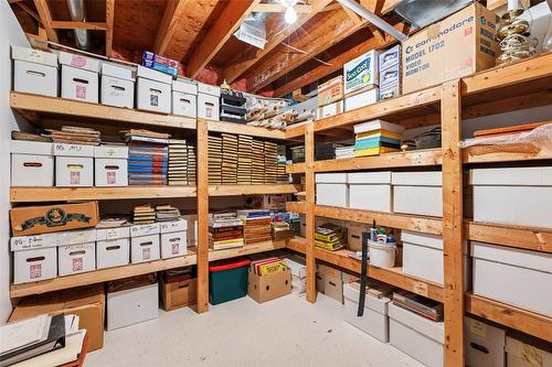 1548 Teetzel Road, Creston, BC - Indoor Photo Showing Basement