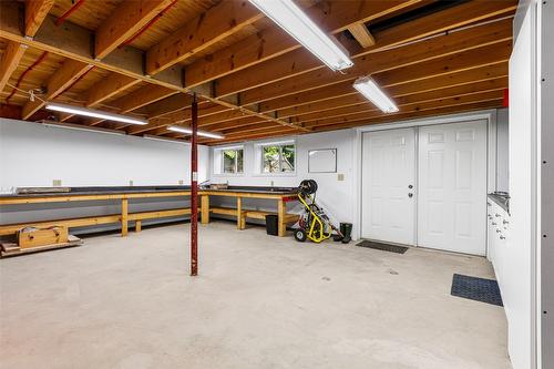 1548 Teetzel Road, Creston, BC - Indoor Photo Showing Basement