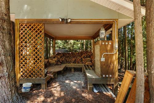 1548 Teetzel Road, Creston, BC - Outdoor With Deck Patio Veranda