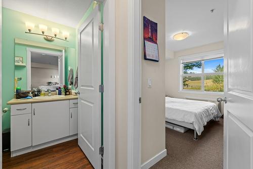 211-1479 Glenmore Road, Kelowna, BC - Indoor Photo Showing Bedroom