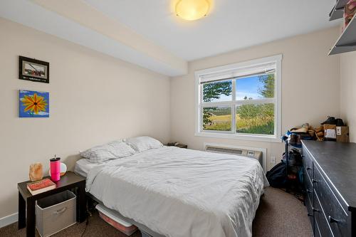 211-1479 Glenmore Road, Kelowna, BC - Indoor Photo Showing Bedroom