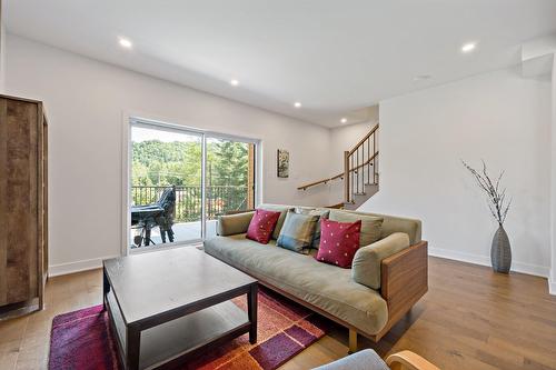 Living room - 573 Rue Charlie-Forbell, Mont-Tremblant, QC - Indoor Photo Showing Living Room