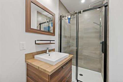 Ensuite bathroom - 573 Rue Charlie-Forbell, Mont-Tremblant, QC - Indoor Photo Showing Bathroom