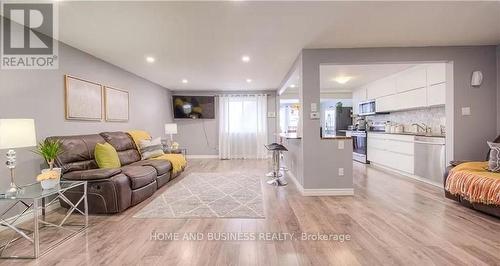 162 Carter Crescent, Cambridge, ON - Indoor Photo Showing Living Room