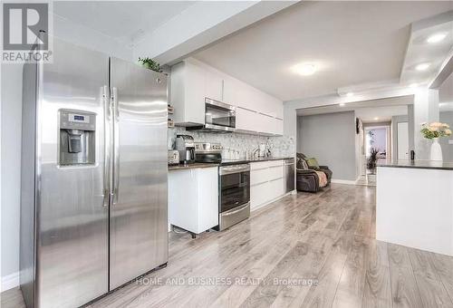 162 Carter Crescent, Cambridge, ON - Indoor Photo Showing Kitchen