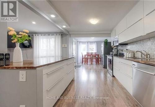 162 Carter Crescent, Cambridge, ON - Indoor Photo Showing Kitchen