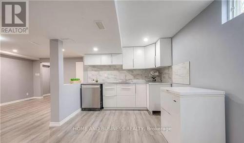 162 Carter Crescent, Cambridge, ON - Indoor Photo Showing Kitchen
