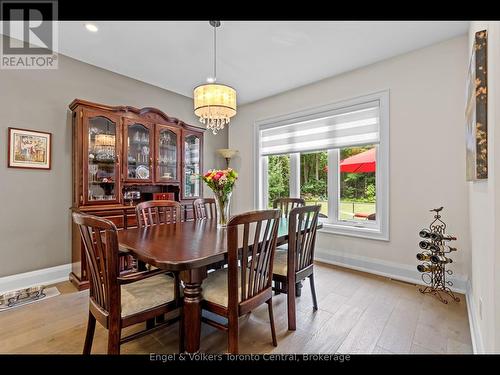 81 Spruce Street, Tiny, ON - Indoor Photo Showing Dining Room