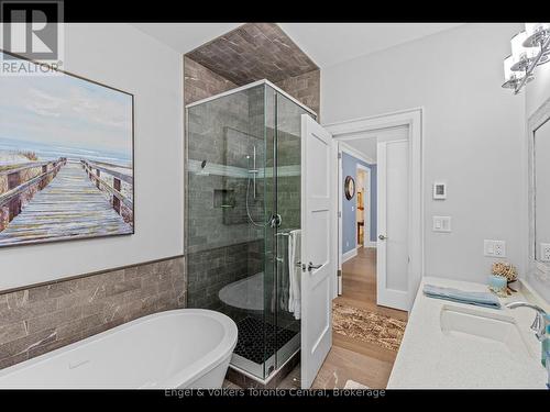 81 Spruce Street, Tiny, ON - Indoor Photo Showing Bathroom