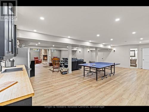 81 Spruce Street, Tiny, ON - Indoor Photo Showing Other Room