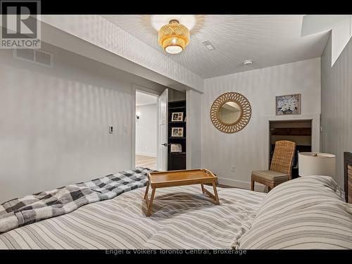 81 Spruce Street, Tiny, ON - Indoor Photo Showing Bedroom