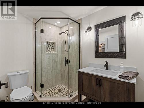 81 Spruce Street, Tiny, ON - Indoor Photo Showing Bathroom