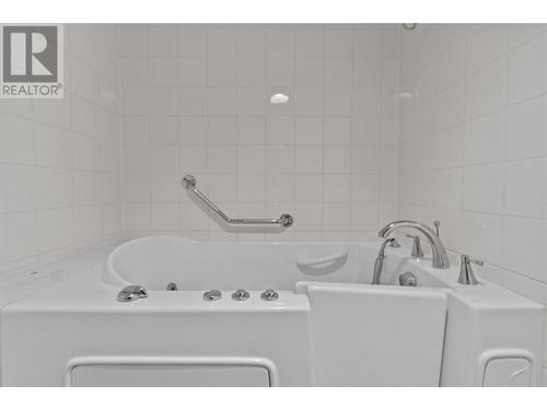Ensuite - 250 5 Street Se Unit# 313, Salmon Arm, BC - Indoor Photo Showing Bathroom