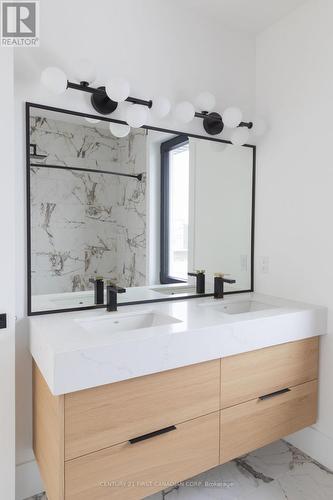 3124 Gillespie Trail, London South (South V), ON - 