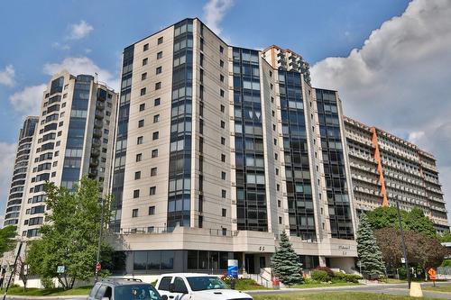 T301-51 Place Charles-Le Moyne  Longueuil (Le Vieux-Longueuil), QC J4K 5G6