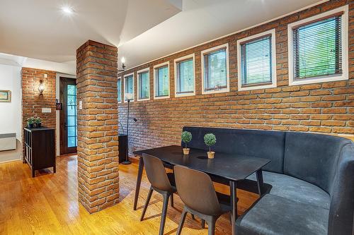 Coin-repas - 4058 Ch. Gage, Montréal (Ville-Marie), QC -  With Exterior