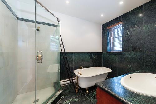 Salle de bains attenante à la CCP - 4058 Ch. Gage, Montréal (Ville-Marie), QC - Indoor Photo Showing Bathroom