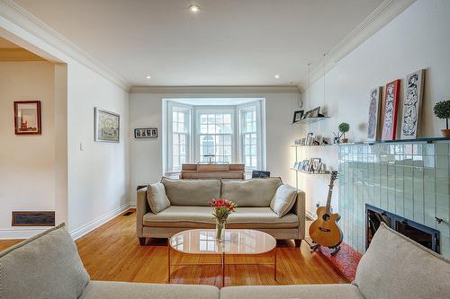 Salon - 4058 Ch. Gage, Montréal (Ville-Marie), QC - Indoor Photo Showing Living Room With Fireplace