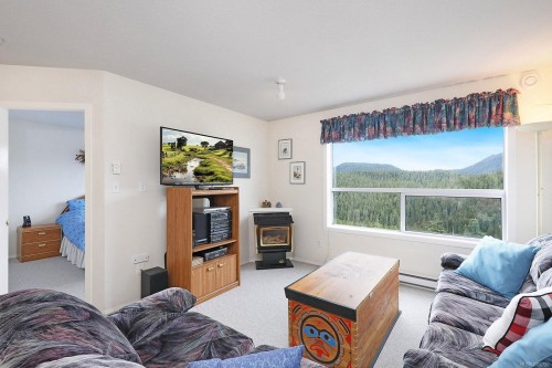 308-1105 Henry Rd, Courtenay, BC - Indoor Photo Showing Living Room