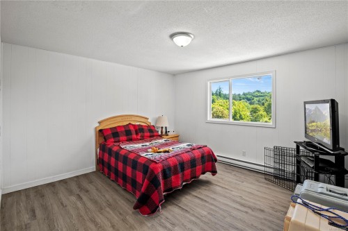 2276 Kemp Lake Rd, Sooke, BC 