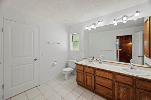 2276 Kemp Lake Rd, Sooke, BC 