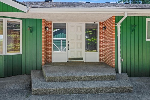 2276 Kemp Lake Rd, Sooke, BC 