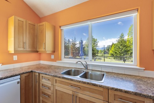 2892 Maridge Rd, Courtenay, BC 