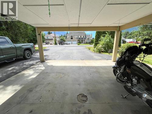 Carport - 510 Cedar Street, Sicamous, BC - Indoor Photo Showing Garage