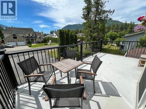 Sun Deck - 510 Cedar Street, Sicamous, BC - Outdoor With Deck Patio Veranda With Exterior