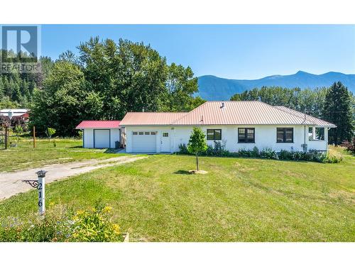216 27TH Avenue  Creston, BC V0B 1G0