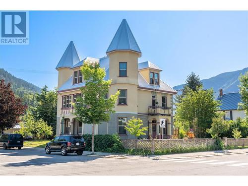 304 Second Street E, Revelstoke, BC - Outdoor With Facade