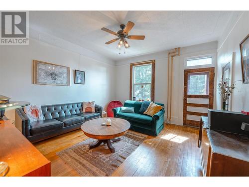 2nd Floor Living Room - 304 Second Street E, Revelstoke, BC - Indoor Photo Showing Living Room
