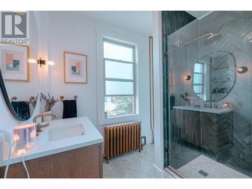 2nd Floor Bath/Sink - 304 Second Street E, Revelstoke, BC - Indoor Photo Showing Bathroom