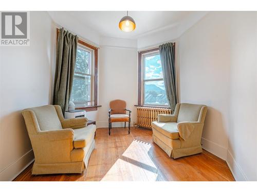 3rd Floor Bedroom 1 Nook - 304 Second Street E, Revelstoke, BC - Indoor Photo Showing Living Room