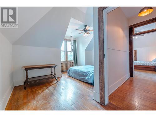 3rd Floor Bedroom 2/Foyer - 304 Second Street E, Revelstoke, BC - Indoor Photo Showing Other Room