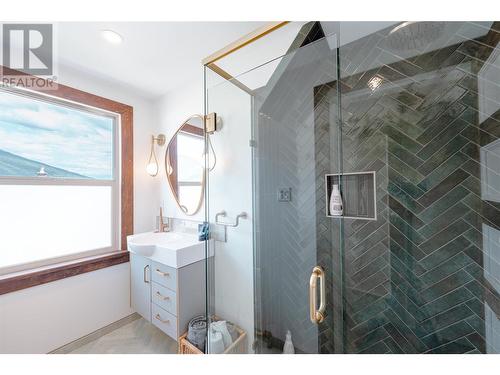 3rd Floor Bath/Sink - 304 Second Street E, Revelstoke, BC - Indoor Photo Showing Bathroom