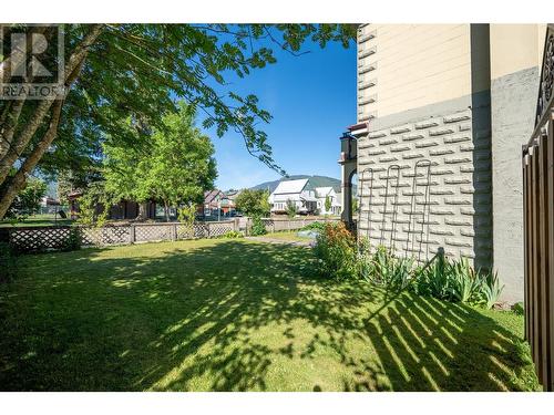 Side Yard - 304 Second Street E, Revelstoke, BC - Outdoor