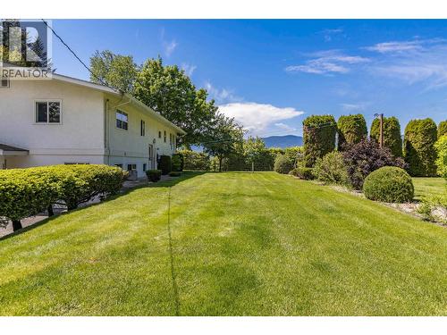 3851 10 Avenue Se, Salmon Arm, BC - Outdoor