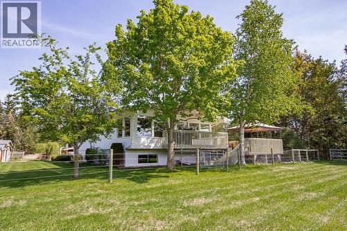 3851 10 Avenue Se, Salmon Arm, BC - Outdoor